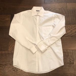 Brand new Van Heusen wrinkle free white dress shirt